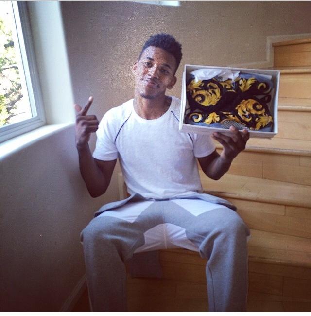 “最贵暑期工”滕圣原谅药厂速炒