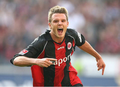 与球员签署 与球员签署